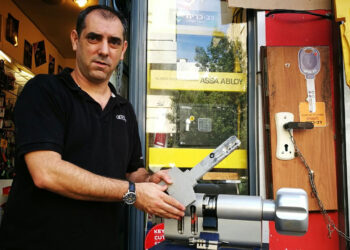 רפי מנעולן בתל אביב